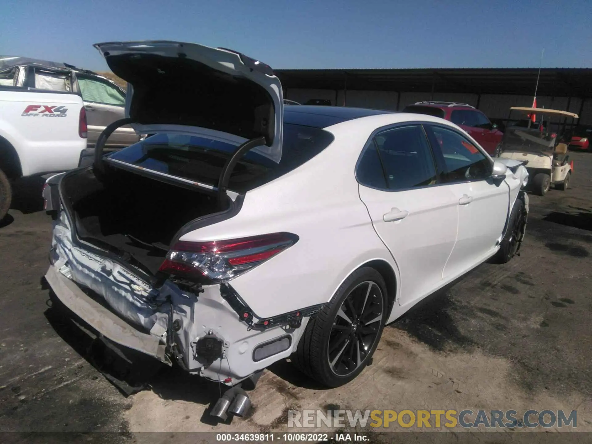 4 fotografías del automóvil dañado 4T1B61HK0KU710316 TOYOTA CAMRY 2019