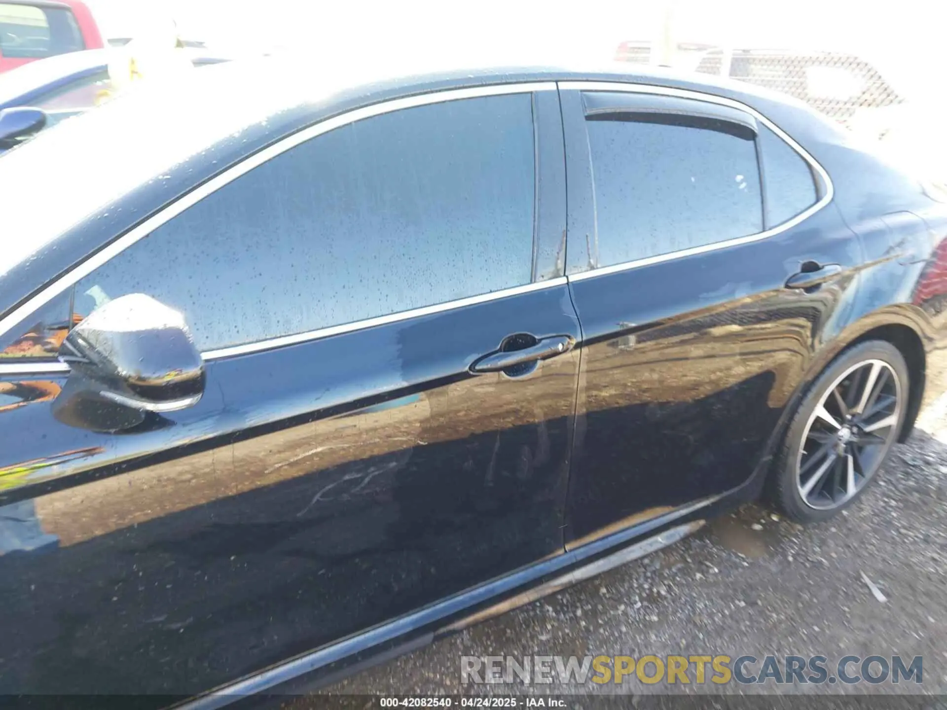 14 fotografías del automóvil dañado 4T1B61HK0KU710493 TOYOTA CAMRY 2019