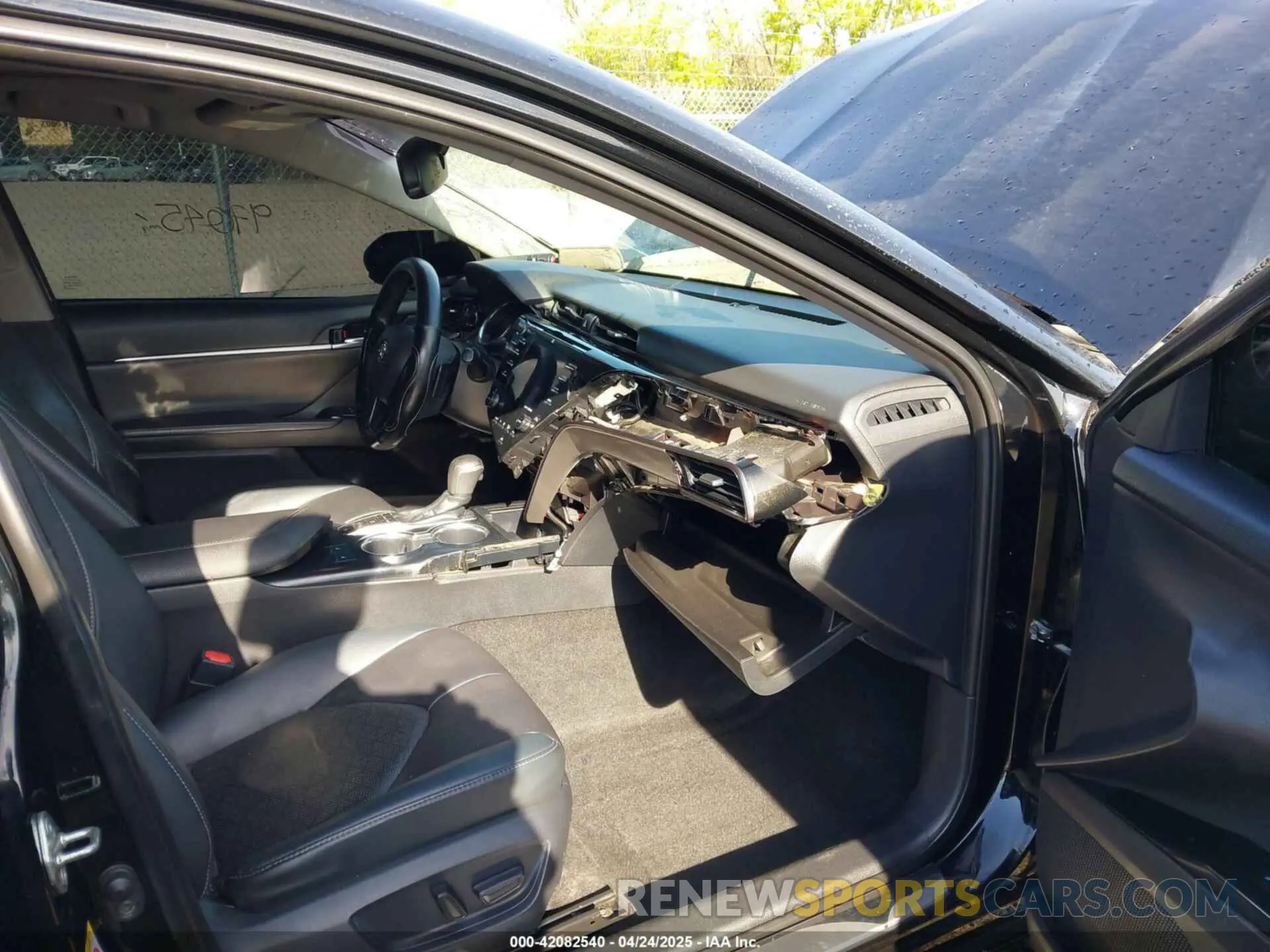 5 fotografías del automóvil dañado 4T1B61HK0KU710493 TOYOTA CAMRY 2019