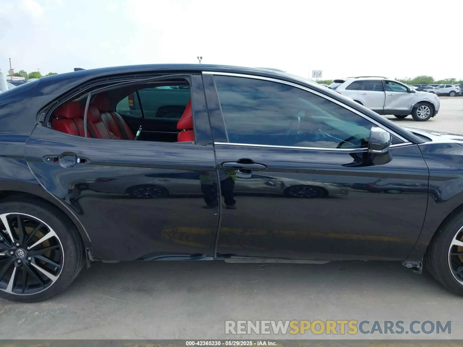14 fotografías del automóvil dañado 4T1B61HK0KU766899 TOYOTA CAMRY 2019