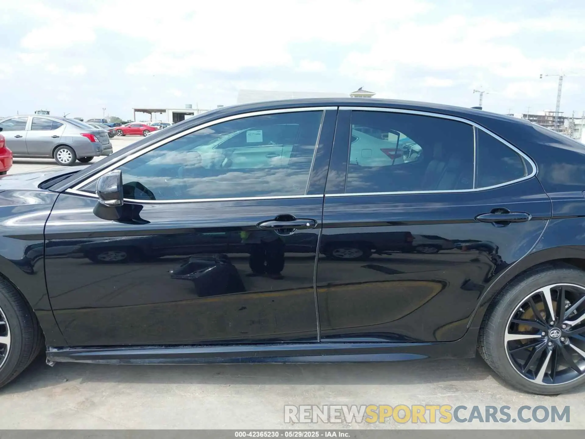 15 fotografías del automóvil dañado 4T1B61HK0KU766899 TOYOTA CAMRY 2019