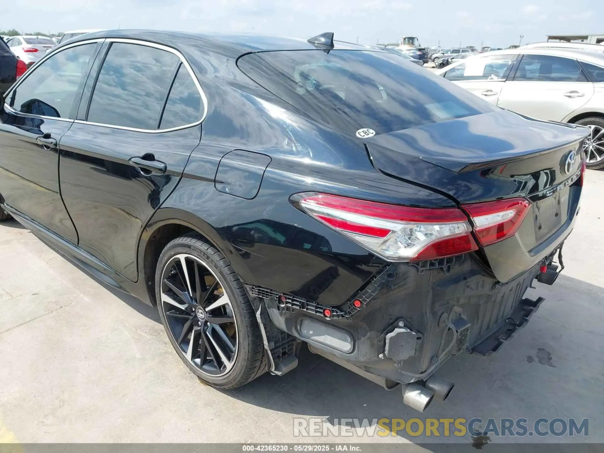 19 fotografías del automóvil dañado 4T1B61HK0KU766899 TOYOTA CAMRY 2019