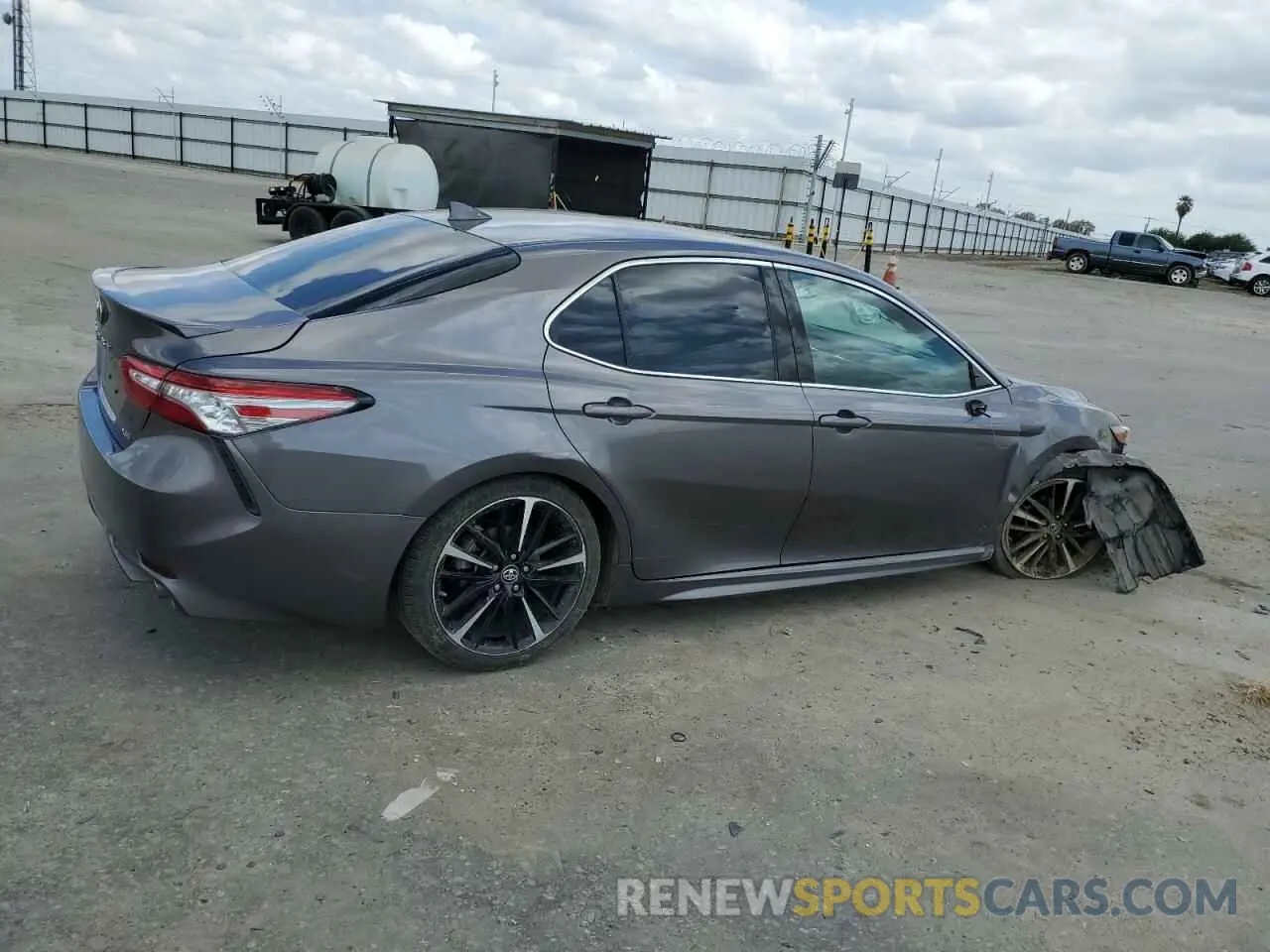 3 fotografías del automóvil dañado 4T1B61HK0KU828883 TOYOTA CAMRY 2019