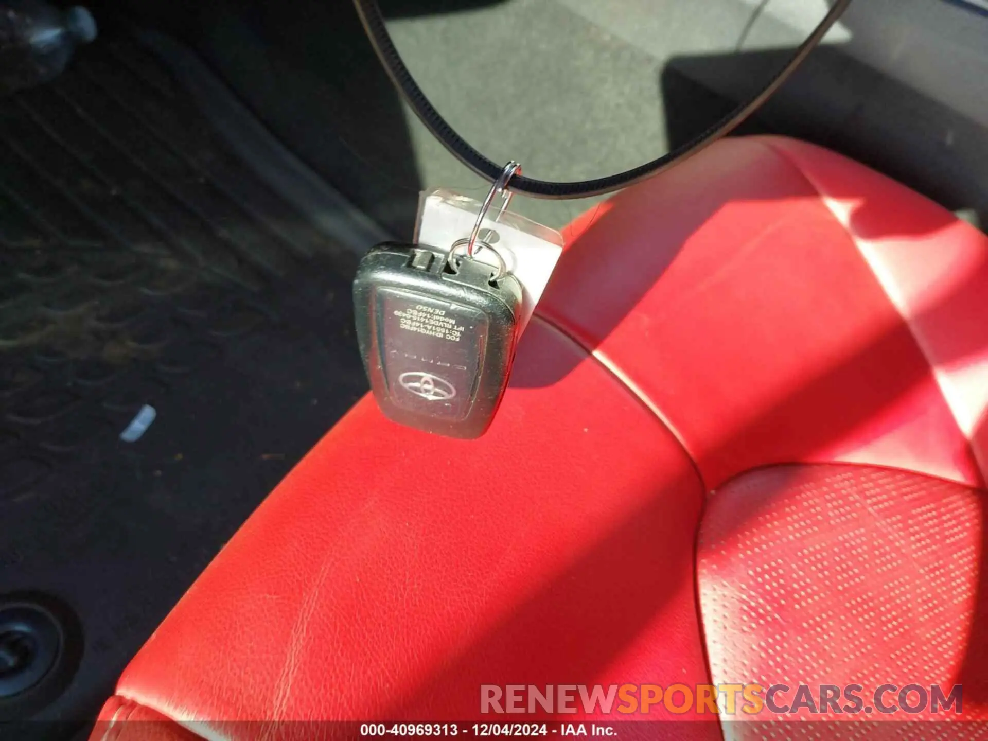 11 fotografías del automóvil dañado 4T1B61HK1KU161516 TOYOTA CAMRY 2019