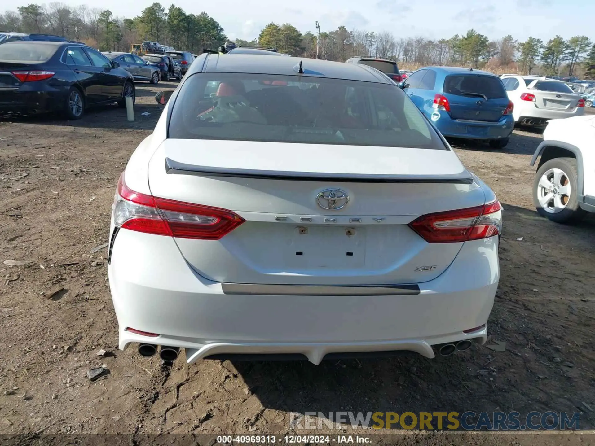 16 fotografías del automóvil dañado 4T1B61HK1KU161516 TOYOTA CAMRY 2019