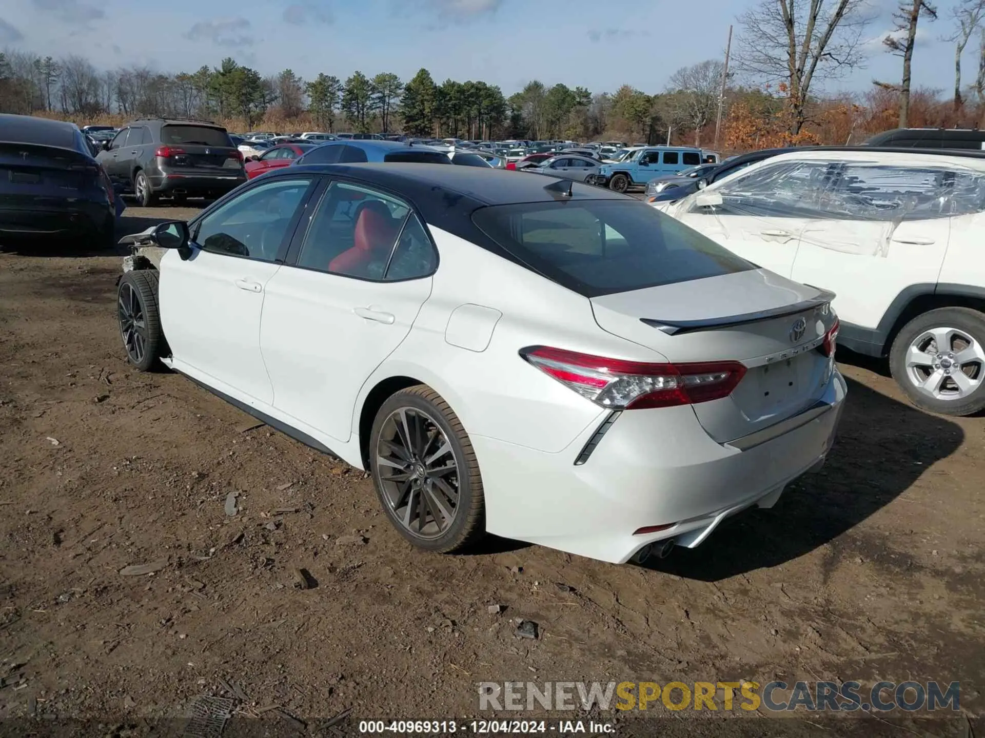 3 fotografías del automóvil dañado 4T1B61HK1KU161516 TOYOTA CAMRY 2019