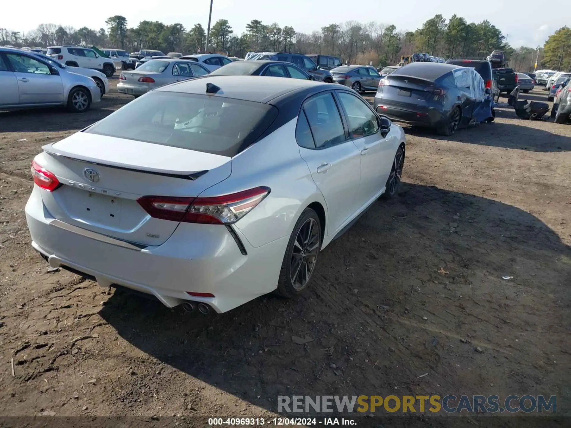 4 fotografías del automóvil dañado 4T1B61HK1KU161516 TOYOTA CAMRY 2019