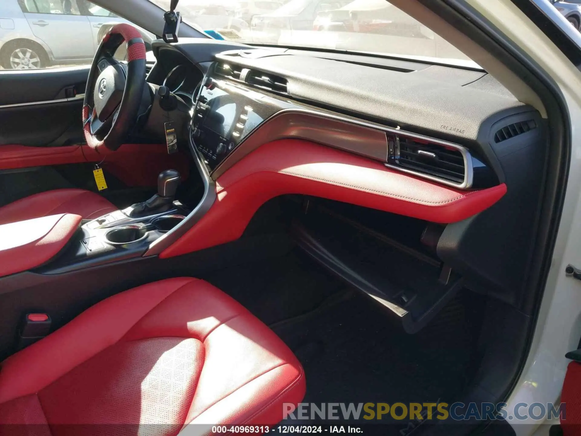 5 fotografías del automóvil dañado 4T1B61HK1KU161516 TOYOTA CAMRY 2019