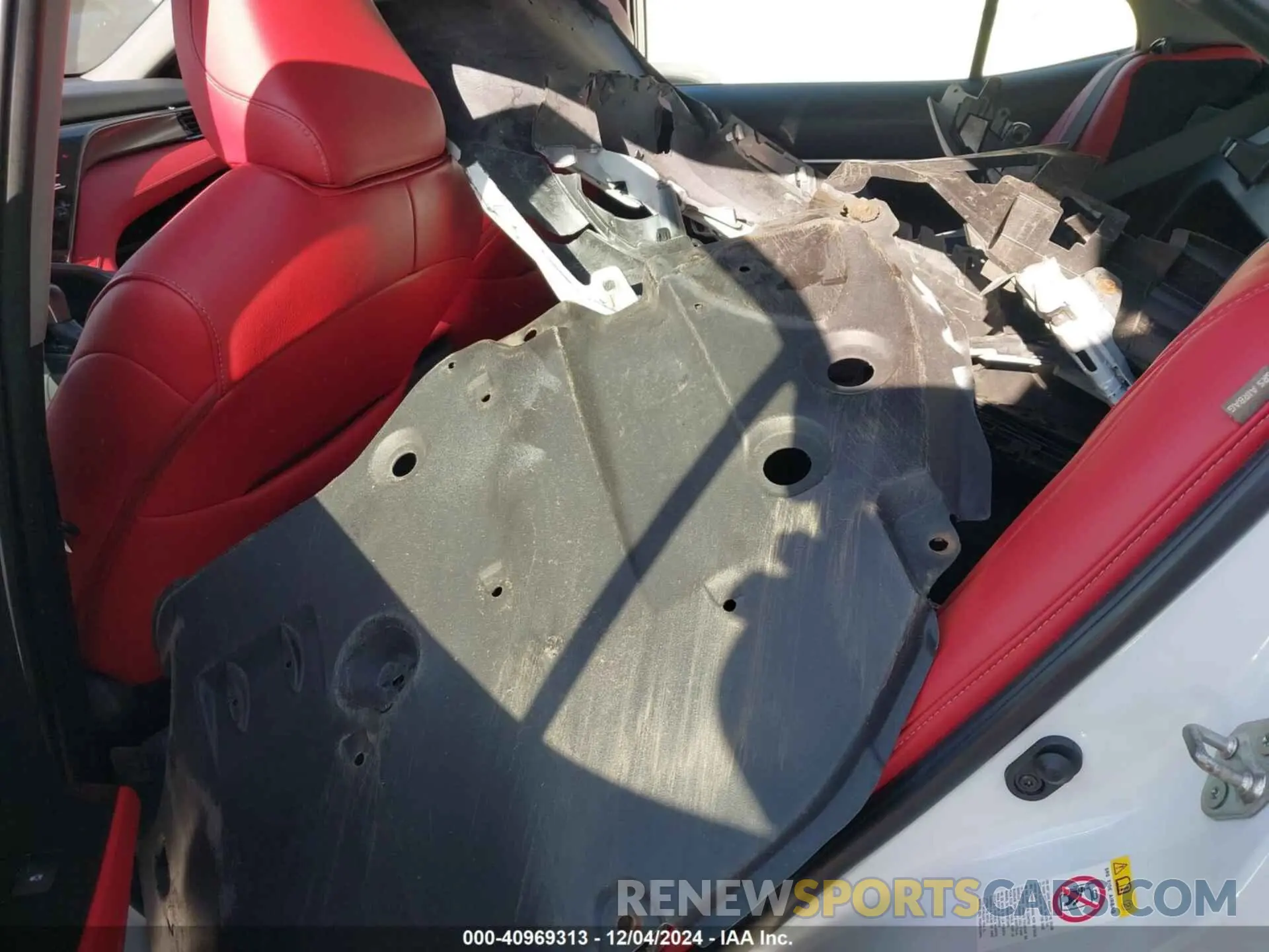 8 fotografías del automóvil dañado 4T1B61HK1KU161516 TOYOTA CAMRY 2019