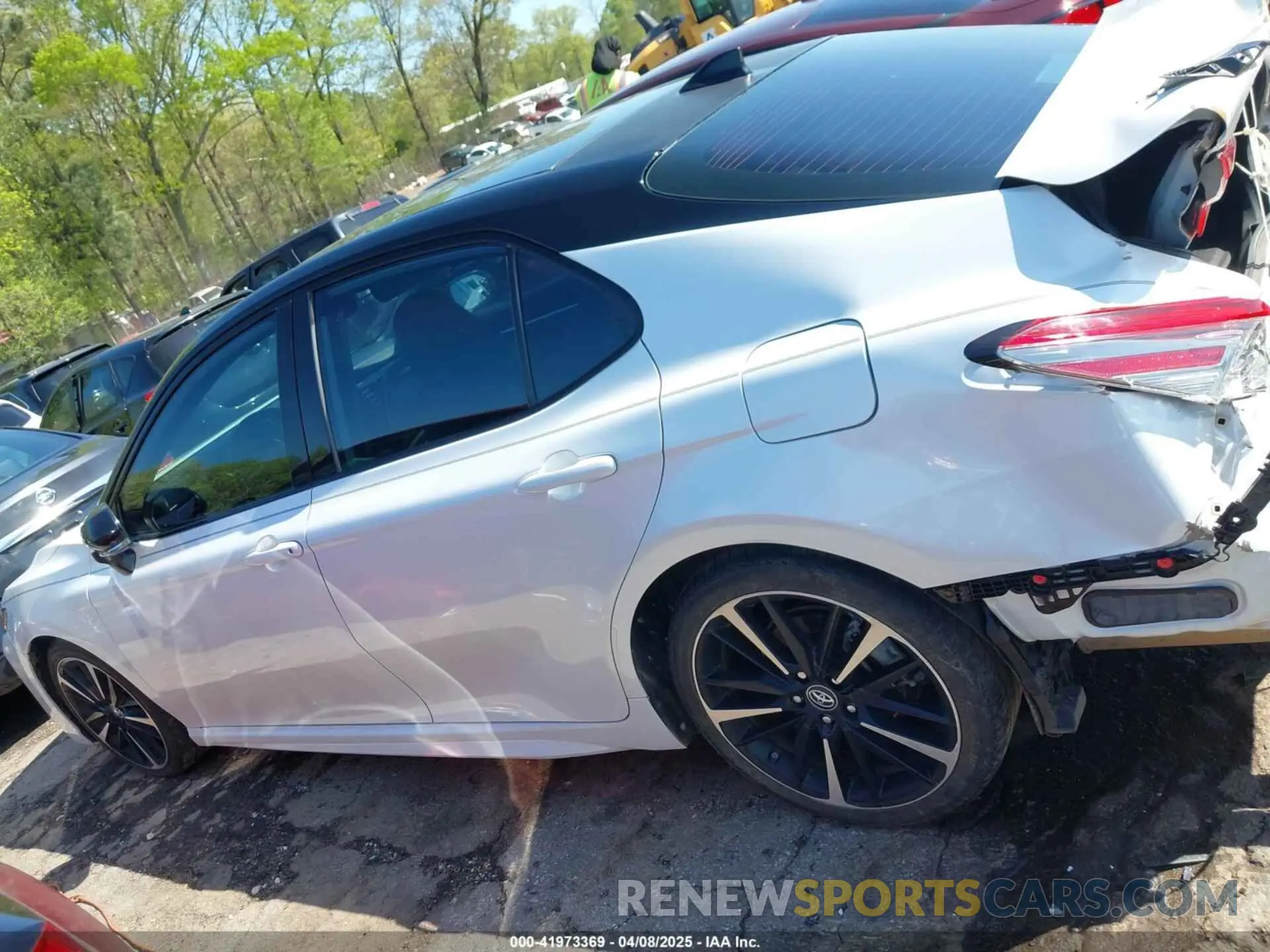 14 fotografías del automóvil dañado 4T1B61HK1KU219074 TOYOTA CAMRY 2019
