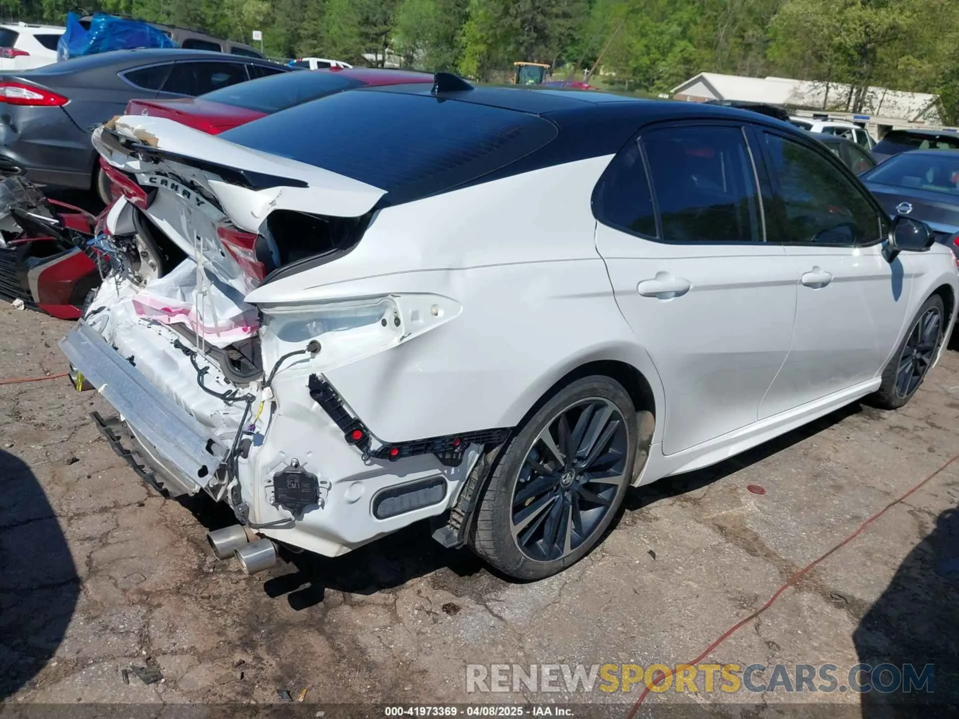 4 fotografías del automóvil dañado 4T1B61HK1KU219074 TOYOTA CAMRY 2019