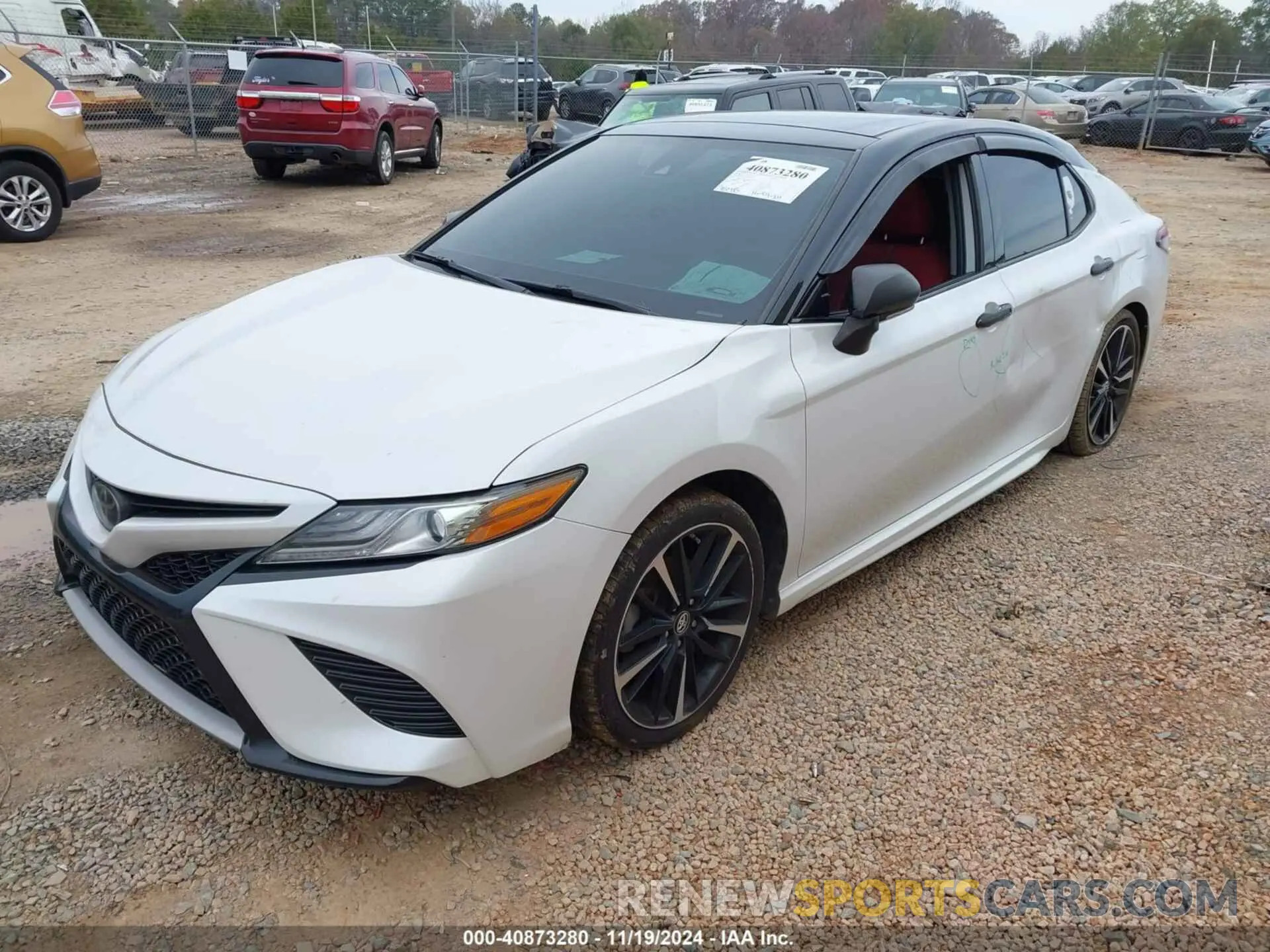 2 fotografías del automóvil dañado 4T1B61HK1KU235808 TOYOTA CAMRY 2019