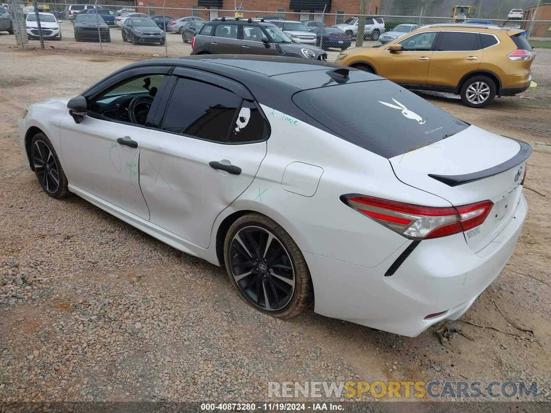 3 fotografías del automóvil dañado 4T1B61HK1KU235808 TOYOTA CAMRY 2019