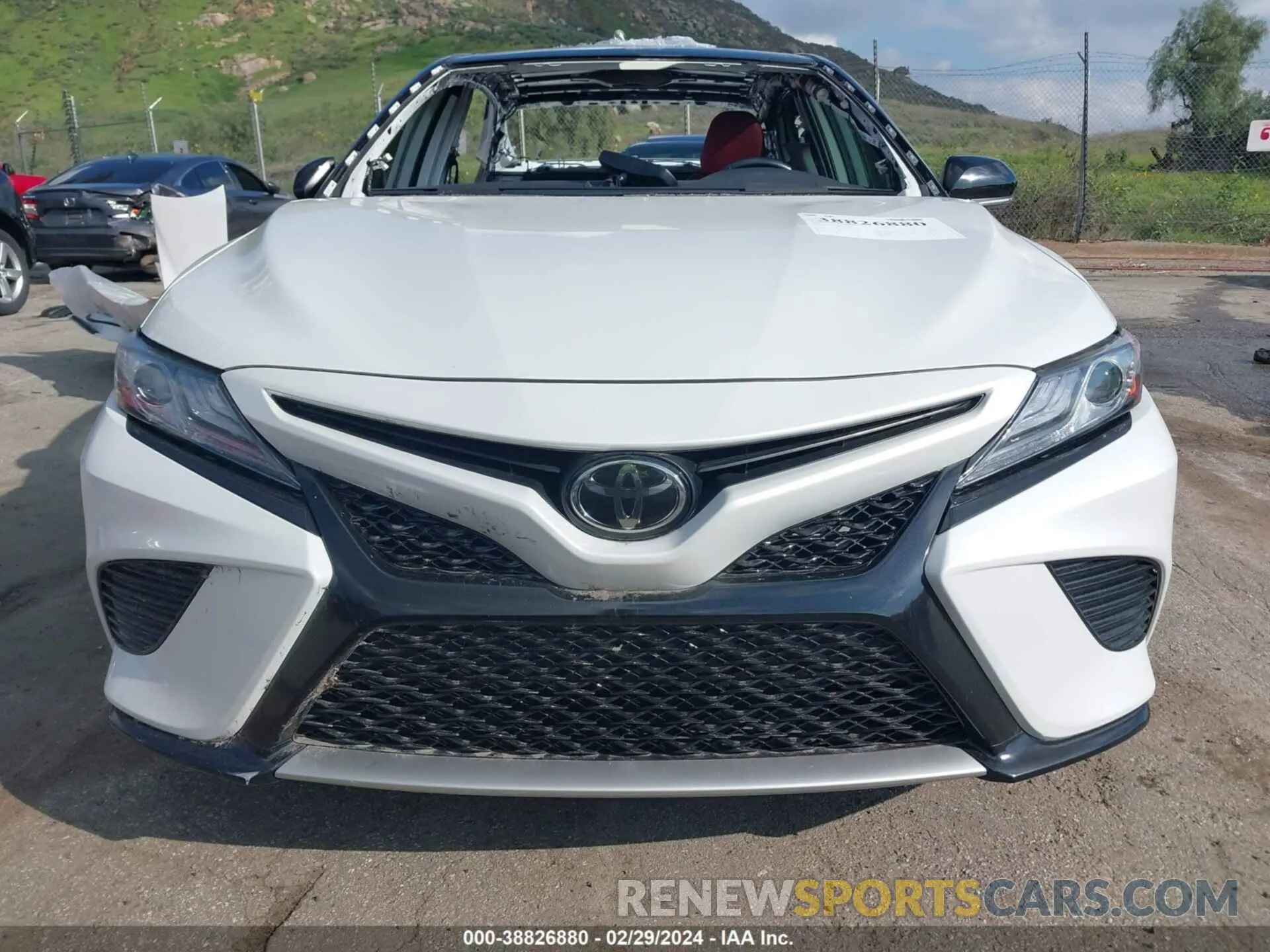 13 fotografías del automóvil dañado 4T1B61HK1KU272602 TOYOTA CAMRY 2019