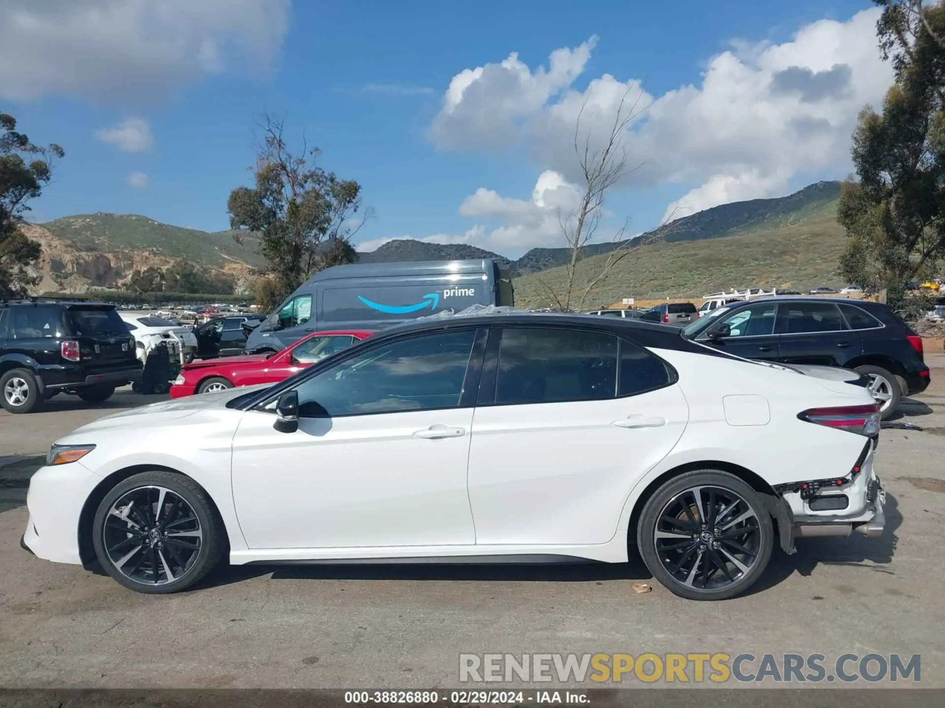15 fotografías del automóvil dañado 4T1B61HK1KU272602 TOYOTA CAMRY 2019