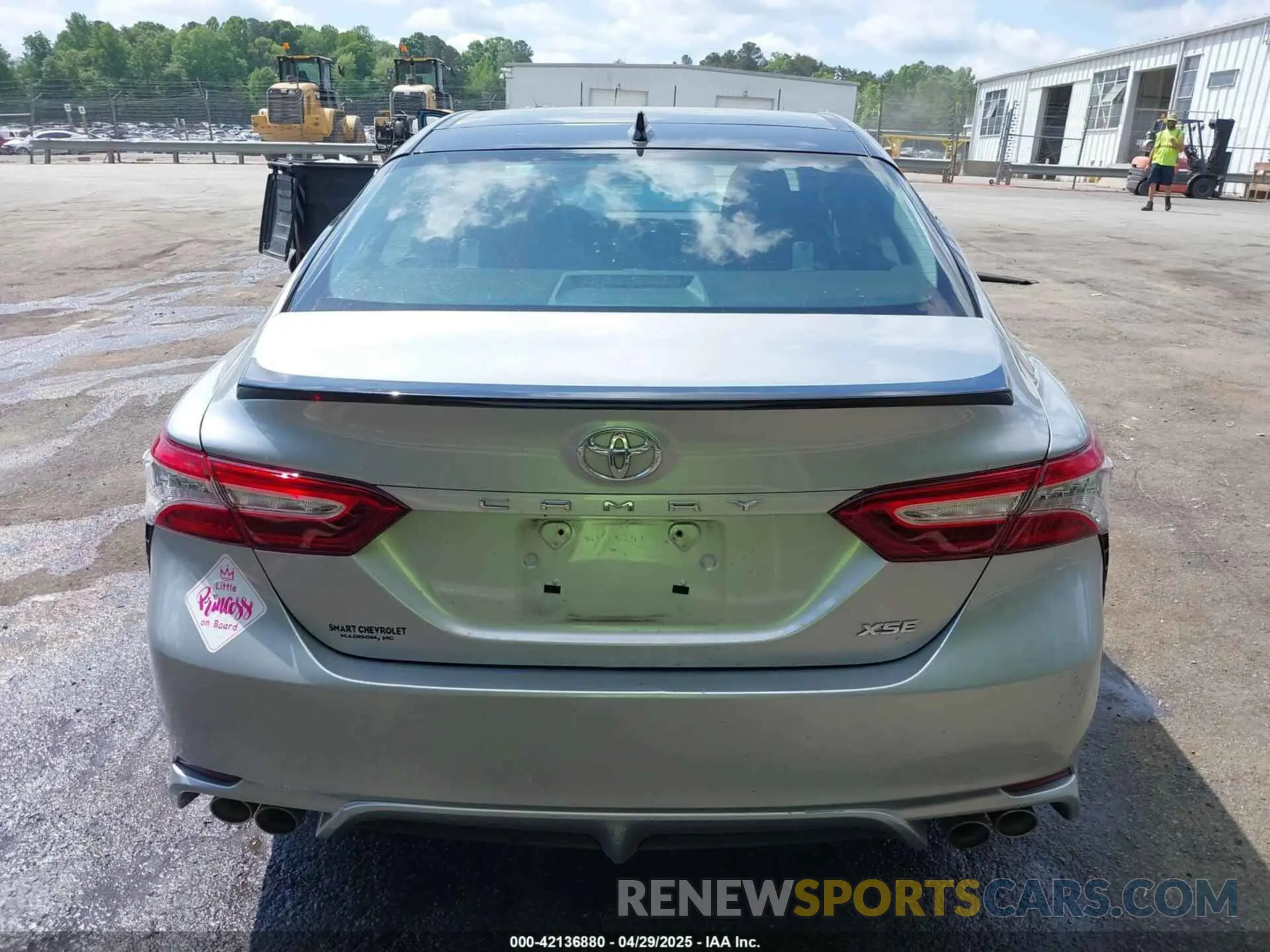 16 fotografías del automóvil dañado 4T1B61HK1KU292185 TOYOTA CAMRY 2019