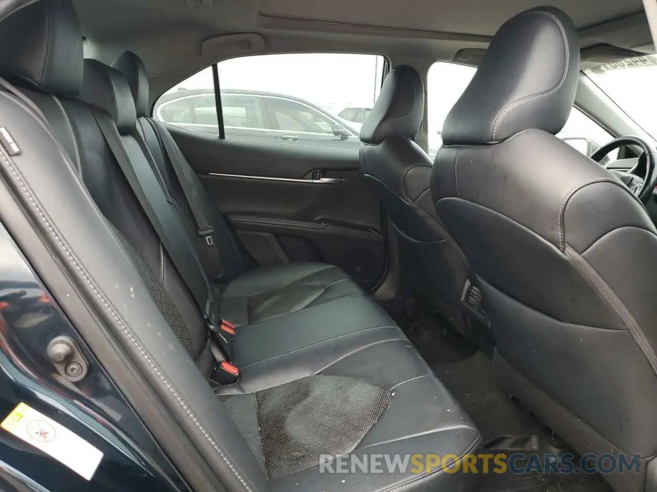 10 fotografías del automóvil dañado 4T1B61HK1KU704184 TOYOTA CAMRY 2019