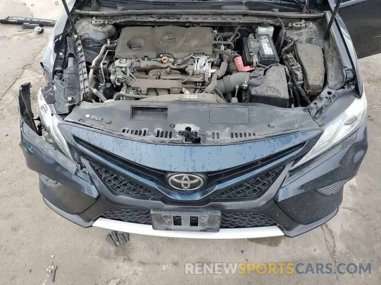 11 fotografías del automóvil dañado 4T1B61HK1KU704184 TOYOTA CAMRY 2019
