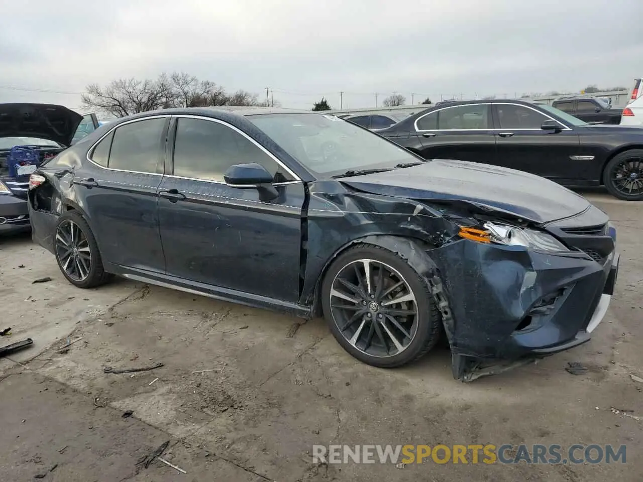 4 fotografías del automóvil dañado 4T1B61HK1KU704184 TOYOTA CAMRY 2019