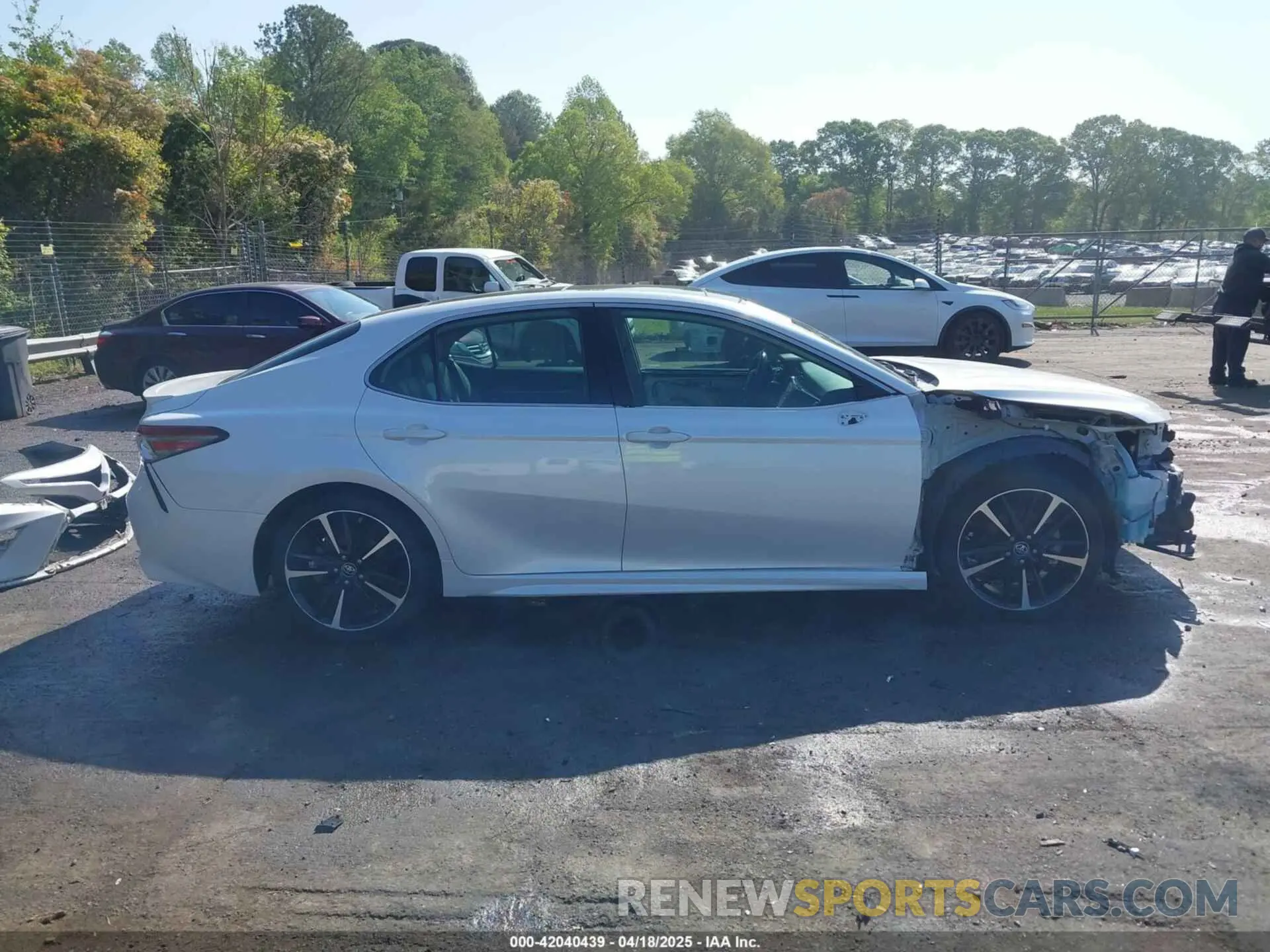 14 fotografías del automóvil dañado 4T1B61HK1KU715508 TOYOTA CAMRY 2019