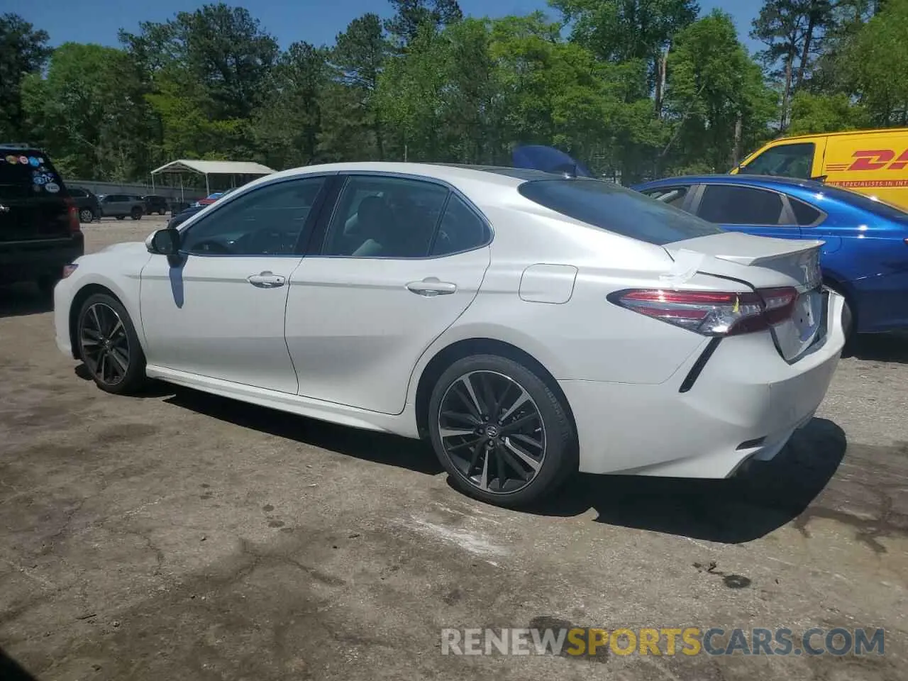 2 fotografías del automóvil dañado 4T1B61HK1KU756088 TOYOTA CAMRY 2019