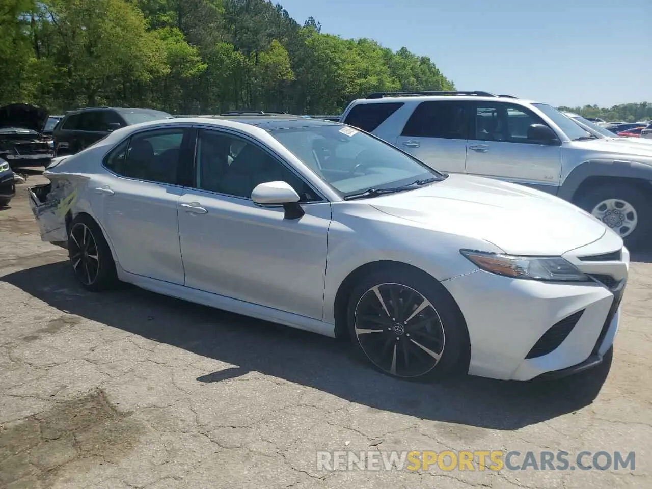 4 fotografías del automóvil dañado 4T1B61HK1KU756088 TOYOTA CAMRY 2019