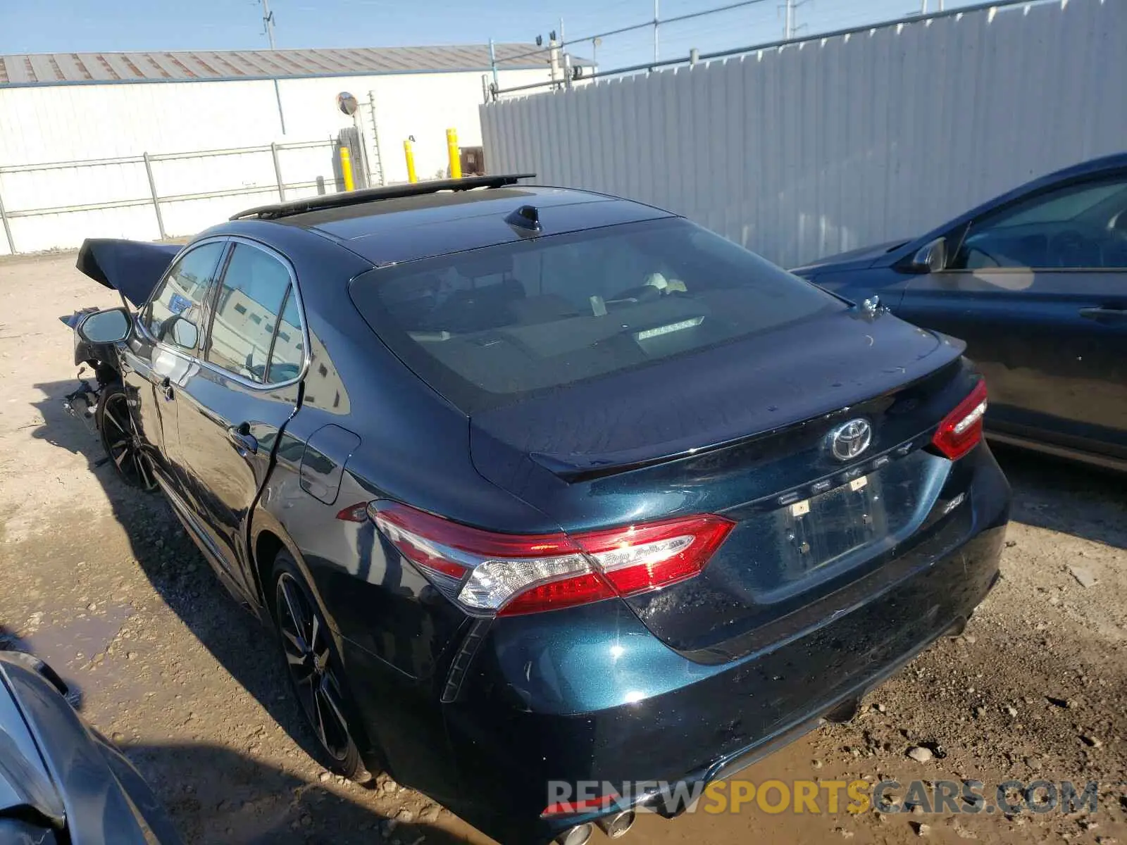 3 fotografías del automóvil dañado 4T1B61HK1KU761565 TOYOTA CAMRY 2019