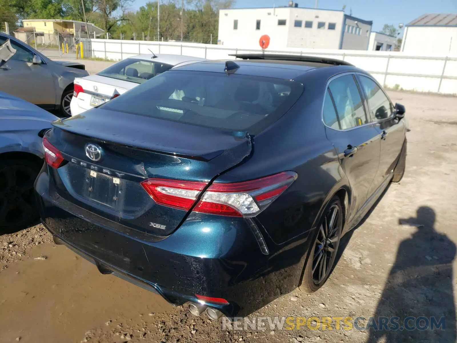 4 fotografías del automóvil dañado 4T1B61HK1KU761565 TOYOTA CAMRY 2019