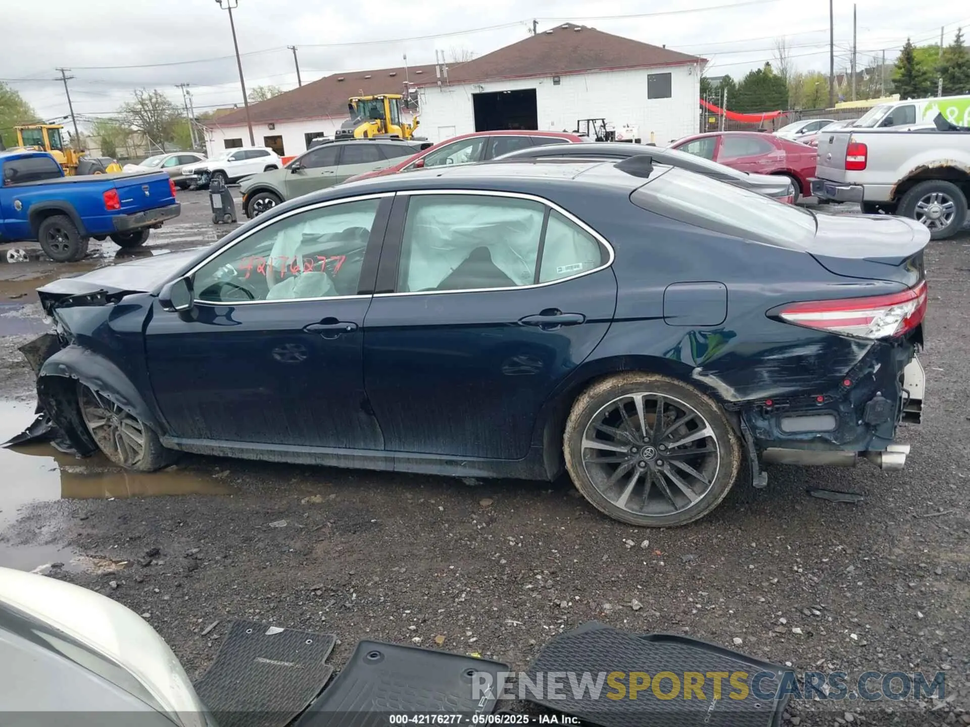 14 fotografías del automóvil dañado 4T1B61HK1KU823661 TOYOTA CAMRY 2019