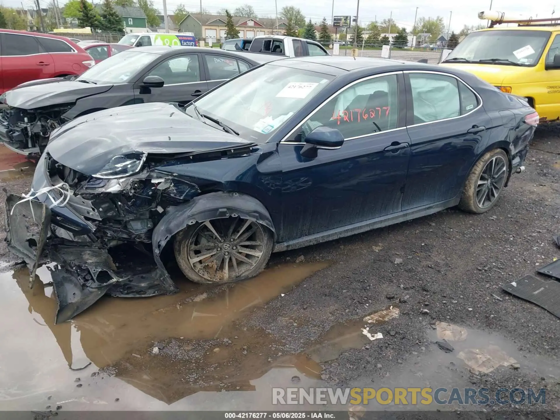 2 fotografías del automóvil dañado 4T1B61HK1KU823661 TOYOTA CAMRY 2019