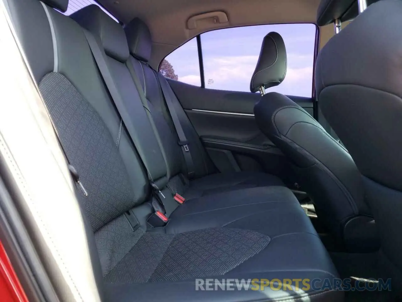 10 fotografías del automóvil dañado 4T1B61HK2KU169527 TOYOTA CAMRY 2019
