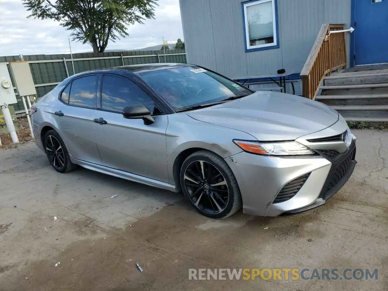 4 fotografías del automóvil dañado 4T1B61HK2KU172119 TOYOTA CAMRY 2019