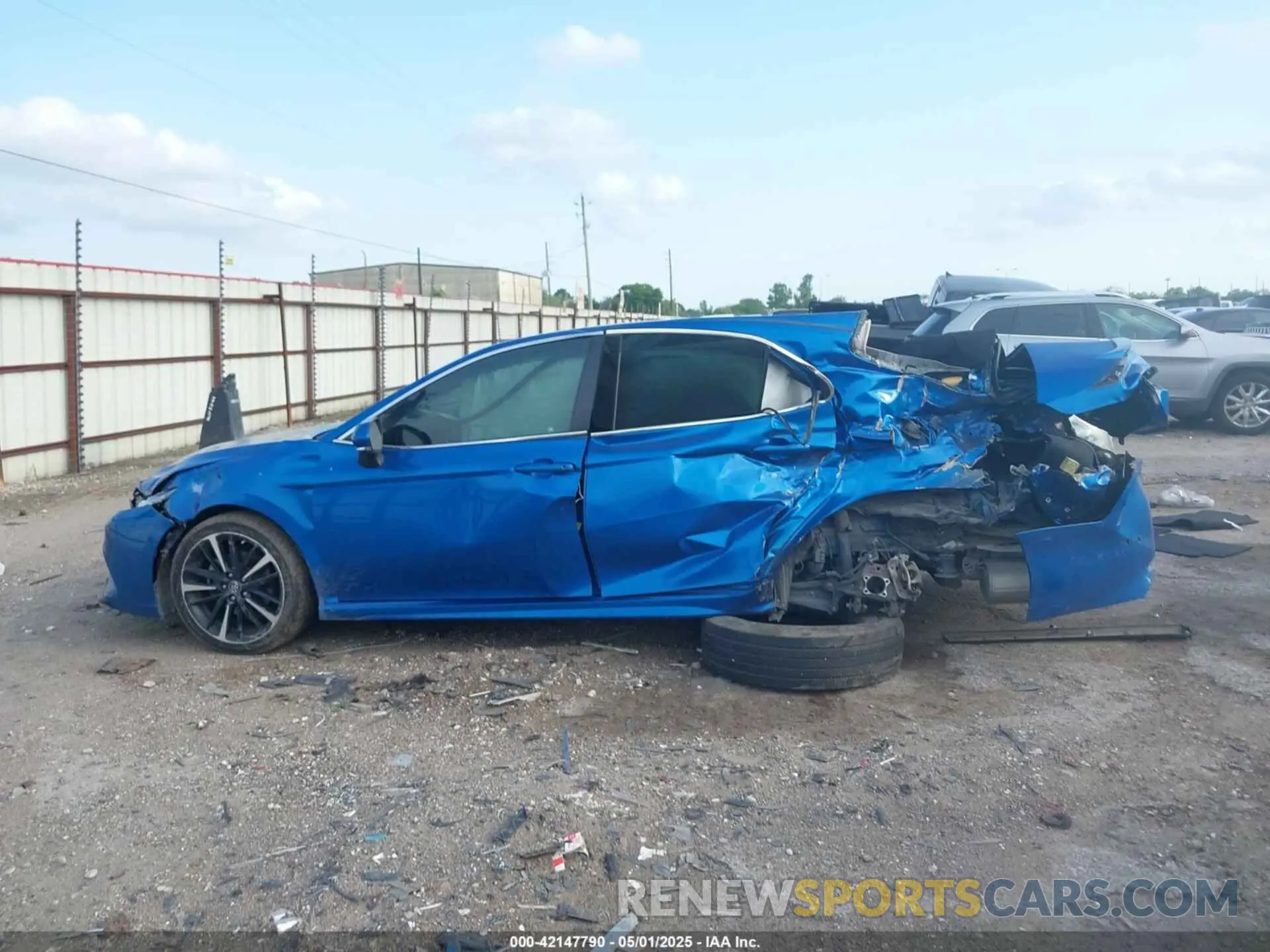 14 fotografías del automóvil dañado 4T1B61HK2KU240919 TOYOTA CAMRY 2019