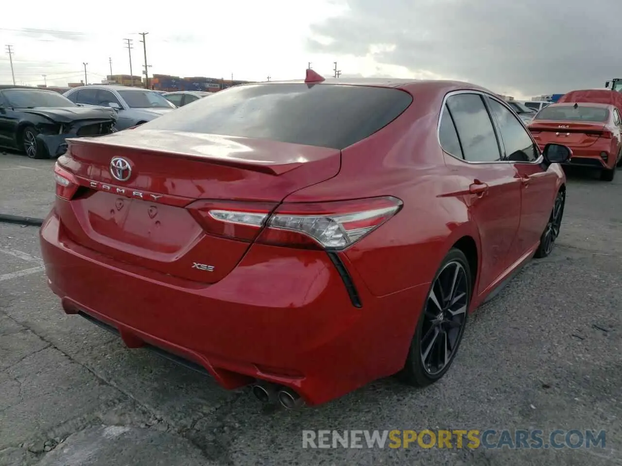 3 fotografías del automóvil dañado 4T1B61HK2KU272592 TOYOTA CAMRY 2019
