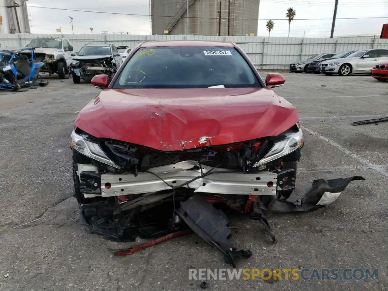 5 fotografías del automóvil dañado 4T1B61HK2KU272592 TOYOTA CAMRY 2019