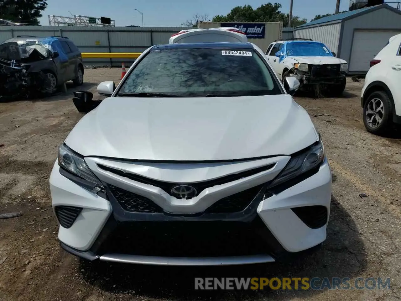 5 fotografías del automóvil dañado 4T1B61HK2KU736450 TOYOTA CAMRY 2019