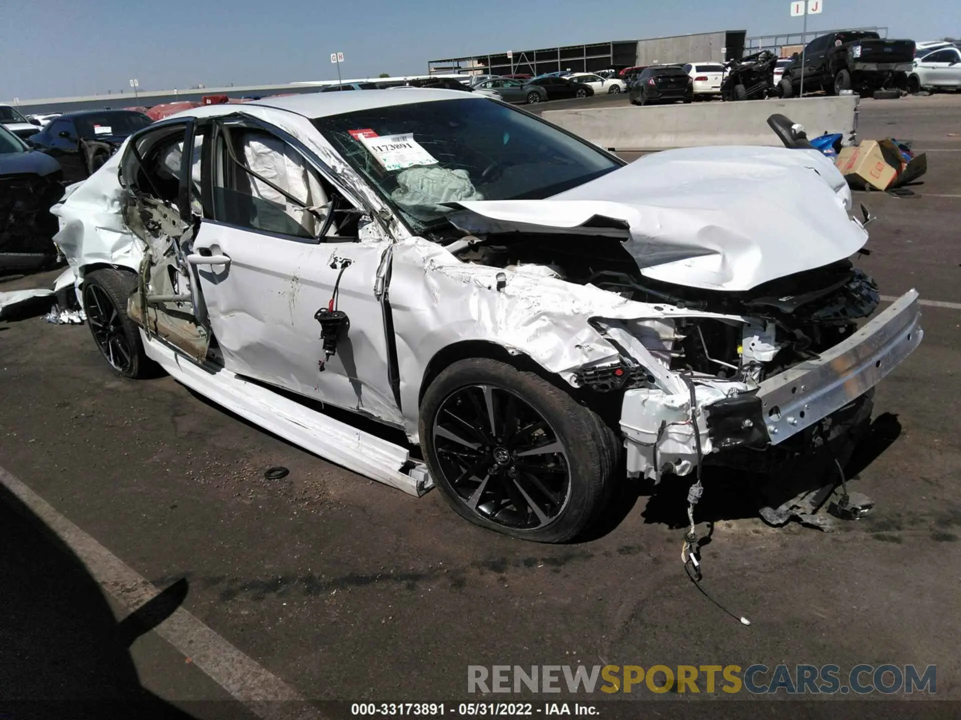 1 fotografías del automóvil dañado 4T1B61HK2KU753121 TOYOTA CAMRY 2019