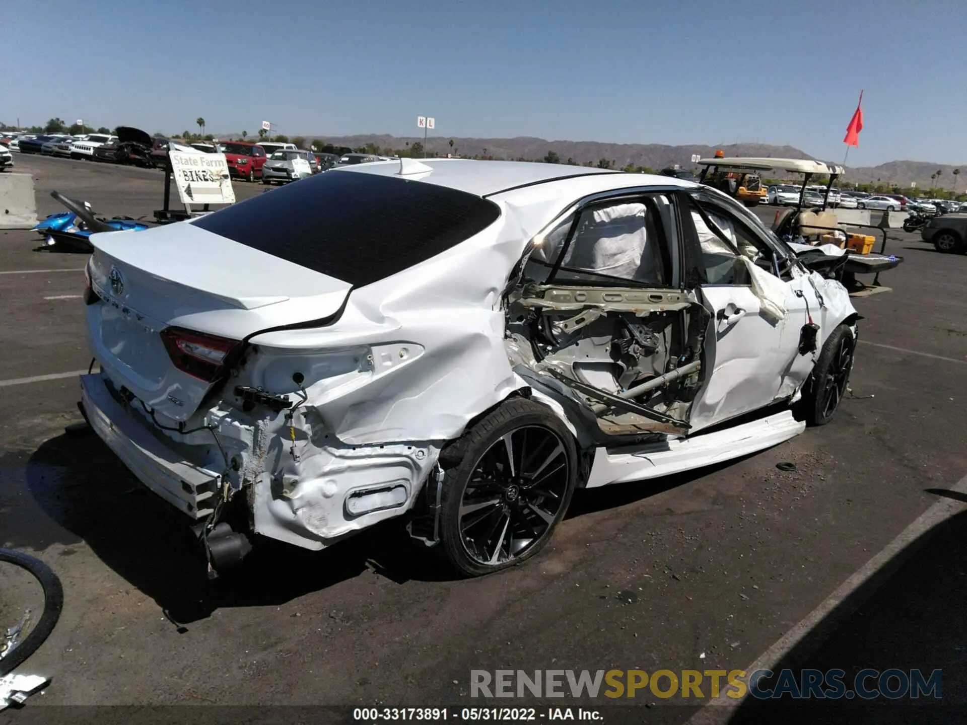 4 fotografías del automóvil dañado 4T1B61HK2KU753121 TOYOTA CAMRY 2019