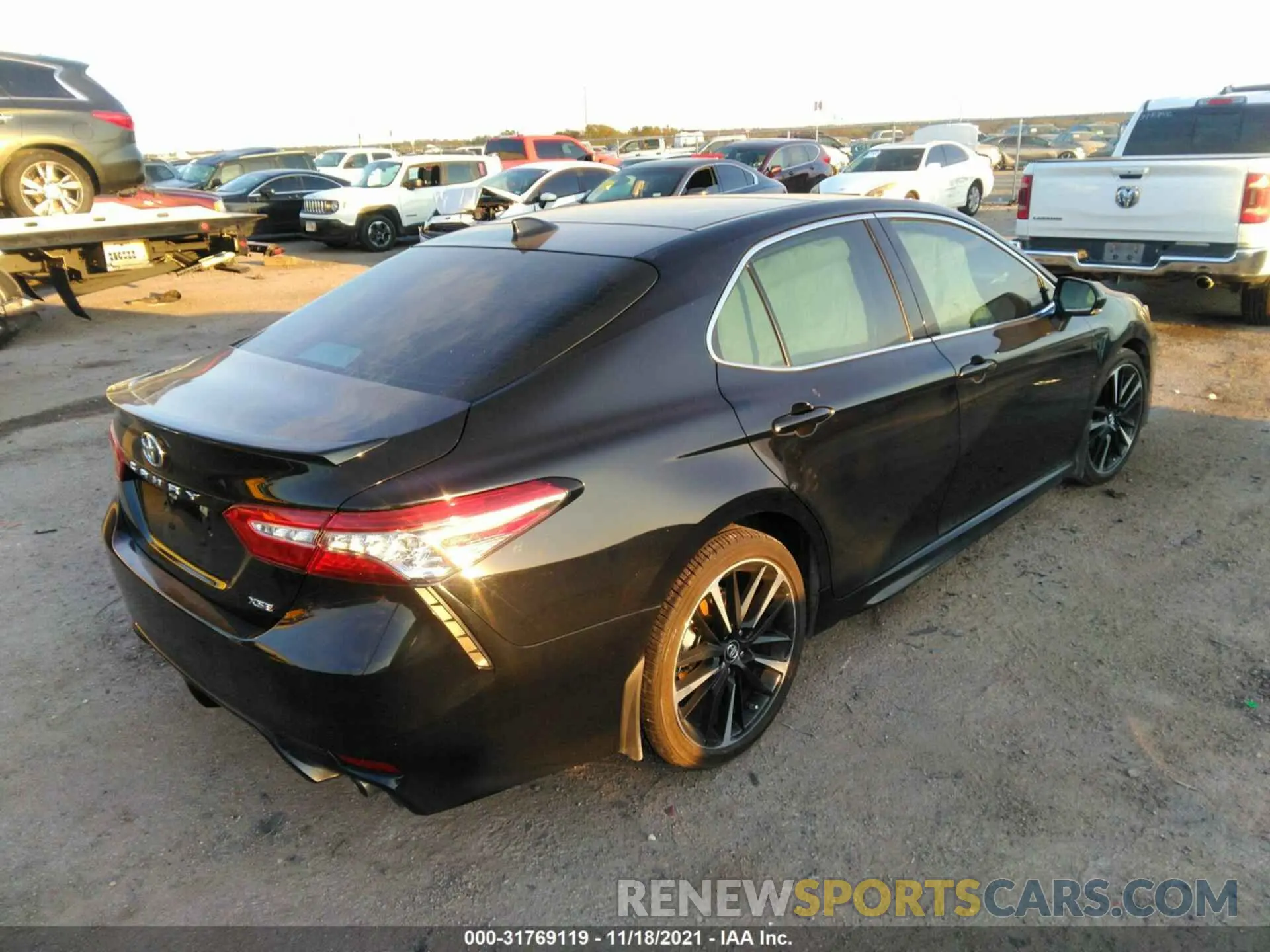 4 fotografías del automóvil dañado 4T1B61HK2KU784000 TOYOTA CAMRY 2019