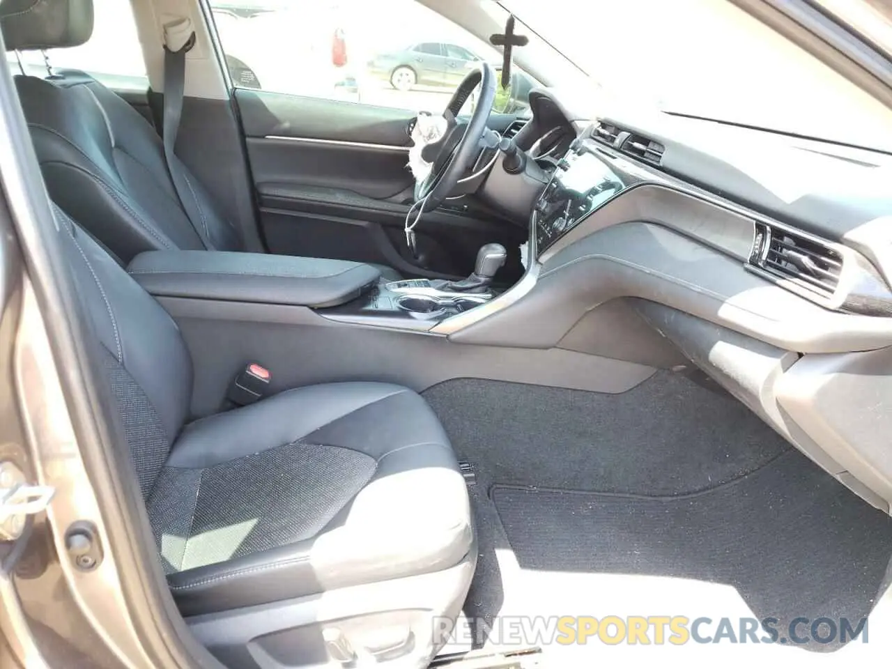 5 fotografías del automóvil dañado 4T1B61HK2KU835382 TOYOTA CAMRY 2019