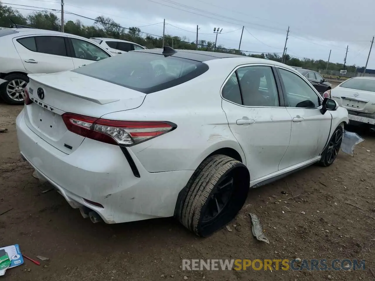 3 fotografías del automóvil dañado 4T1B61HK2KU854532 TOYOTA CAMRY 2019