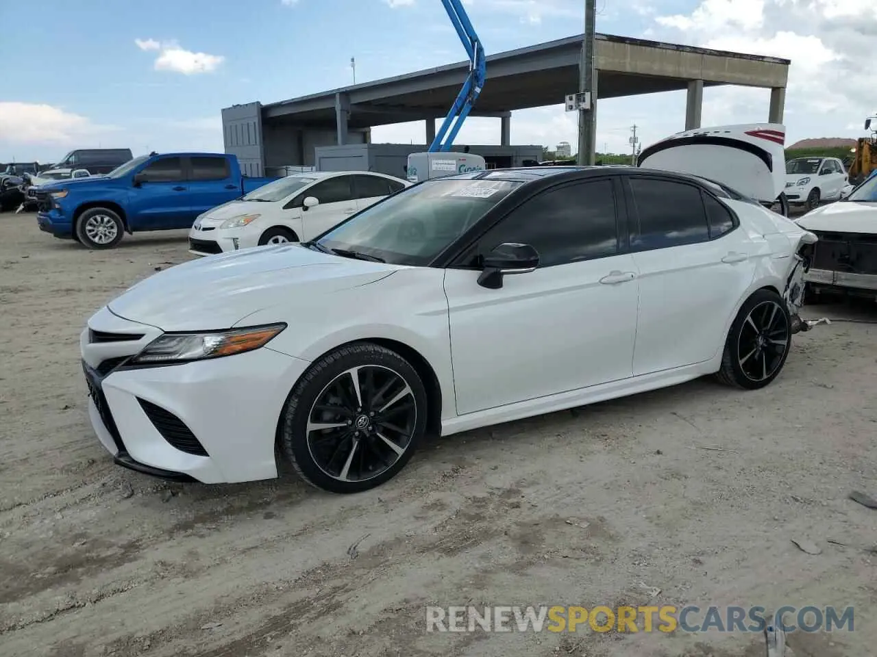 1 fotografías del automóvil dañado 4T1B61HK3KU178026 TOYOTA CAMRY 2019