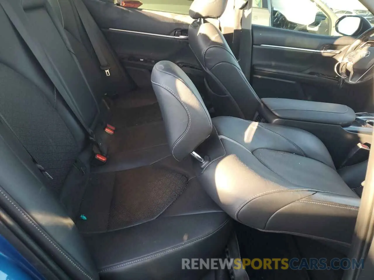 10 fotografías del automóvil dañado 4T1B61HK3KU219321 TOYOTA CAMRY 2019