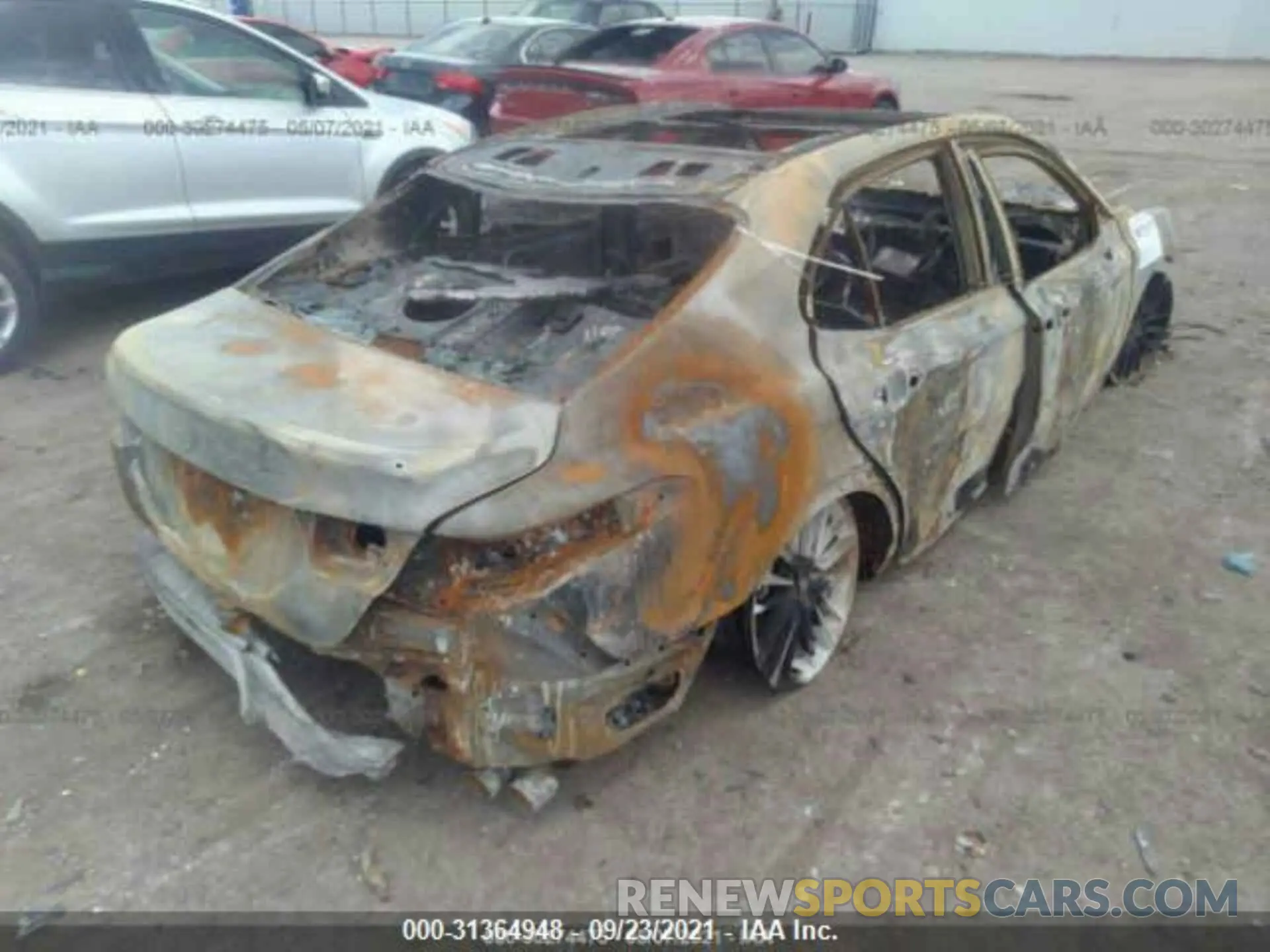 4 fotografías del automóvil dañado 4T1B61HK3KU221991 TOYOTA CAMRY 2019
