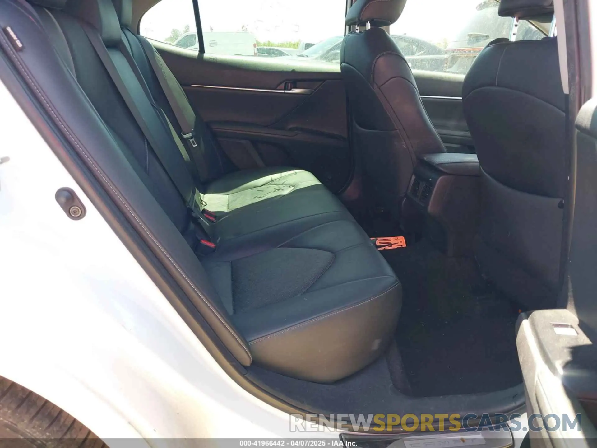 8 fotografías del automóvil dañado 4T1B61HK3KU269524 TOYOTA CAMRY 2019
