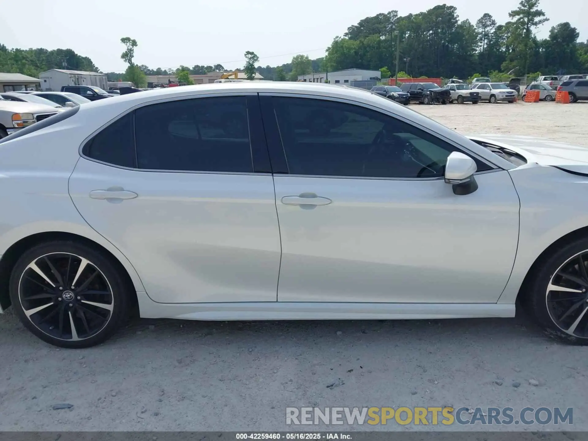 13 fotografías del automóvil dañado 4T1B61HK3KU693477 TOYOTA CAMRY 2019