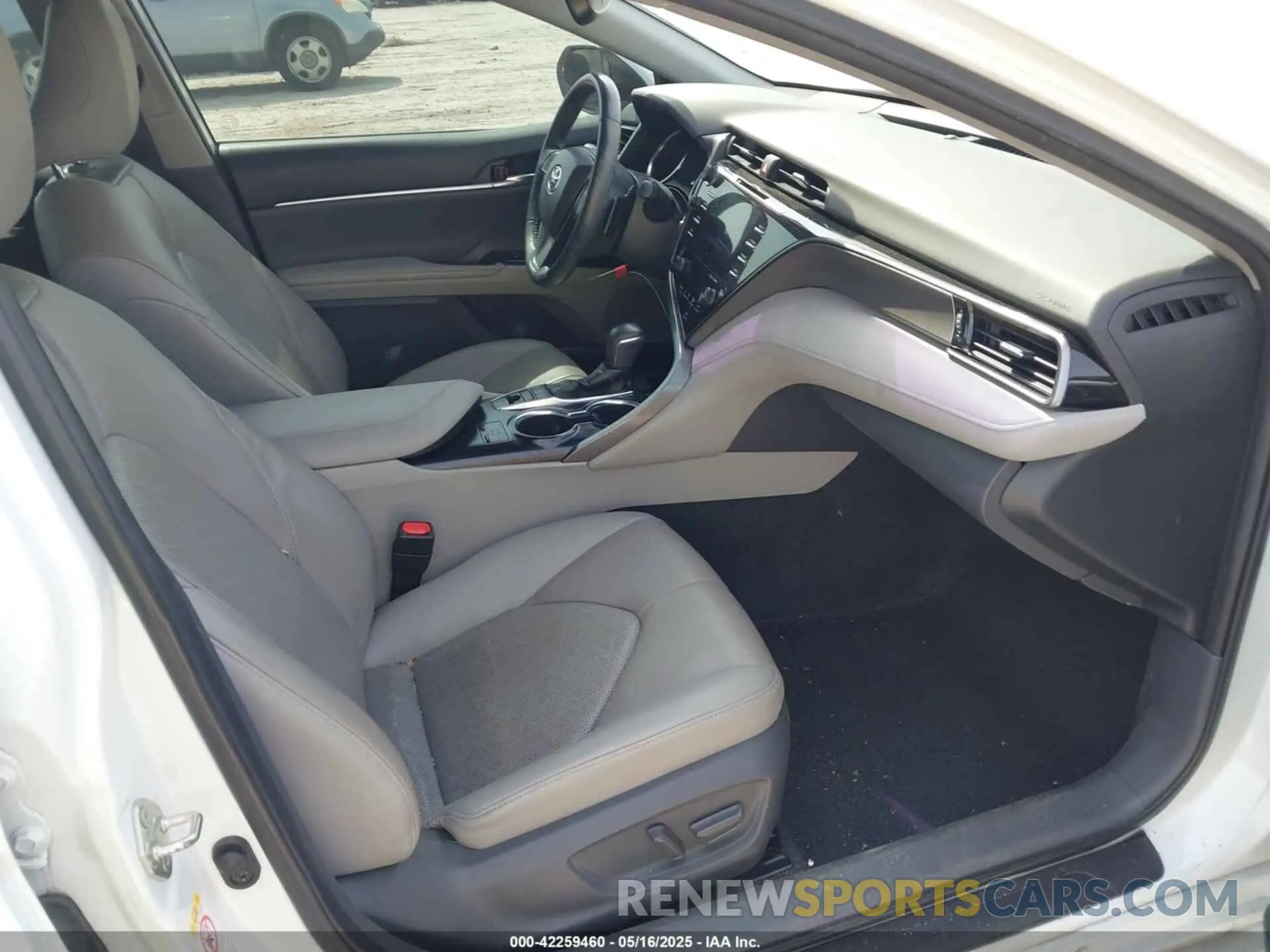 5 fotografías del automóvil dañado 4T1B61HK3KU693477 TOYOTA CAMRY 2019