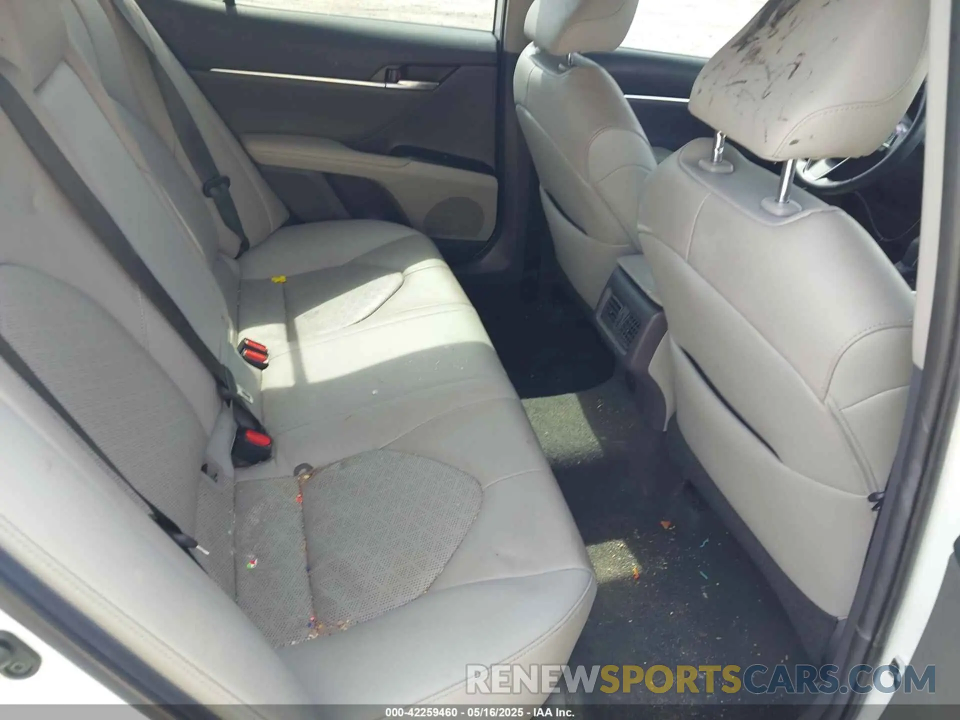 8 fotografías del automóvil dañado 4T1B61HK3KU693477 TOYOTA CAMRY 2019
