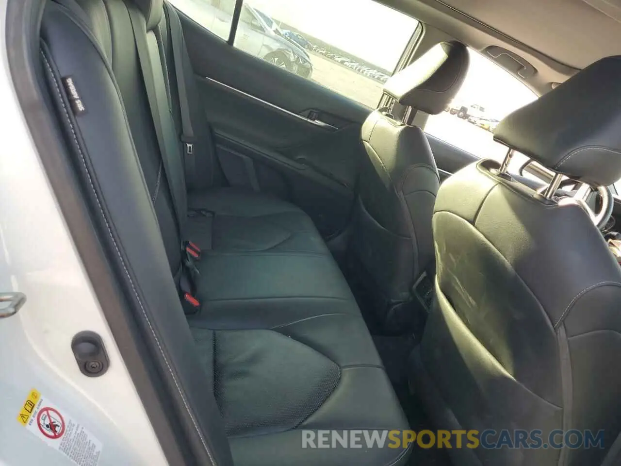 10 fotografías del automóvil dañado 4T1B61HK3KU752351 TOYOTA CAMRY 2019