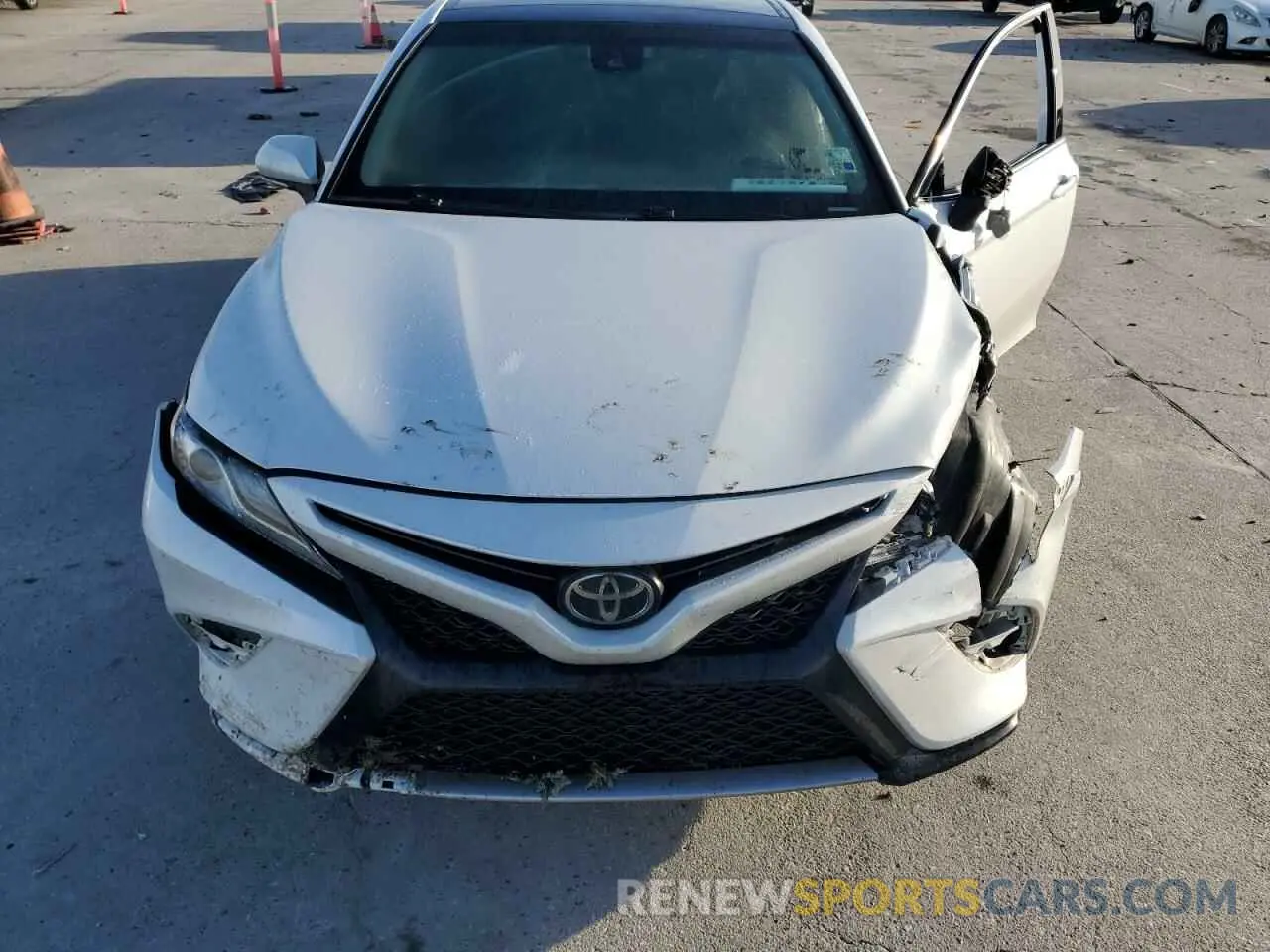 11 fotografías del automóvil dañado 4T1B61HK3KU752351 TOYOTA CAMRY 2019